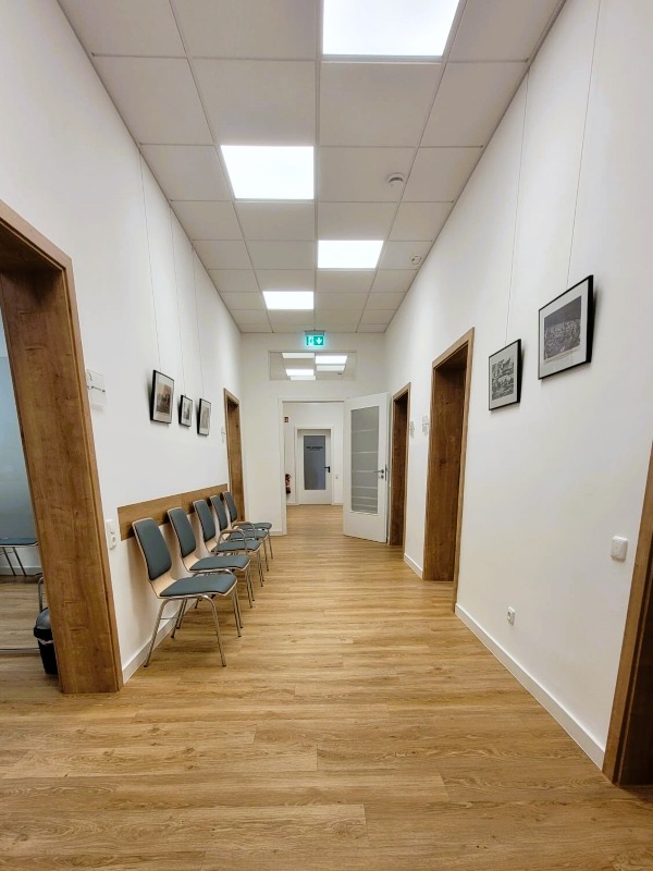 Über uns<div><span style="display:none;"> – </span>wir sind für Sie da</div>